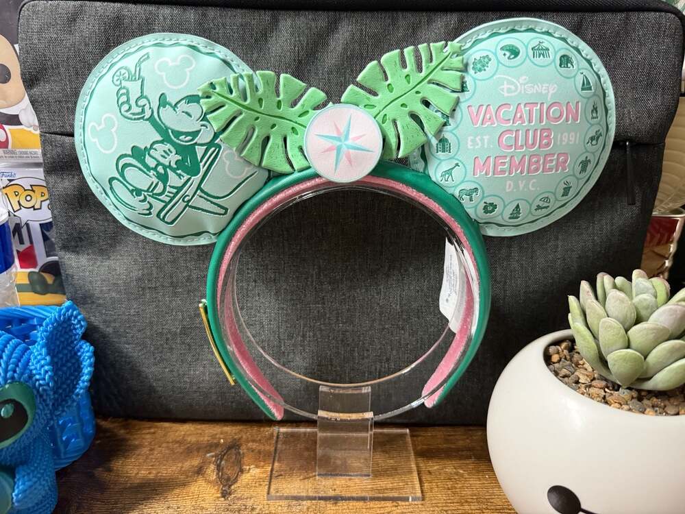 EUC Disney Vacation Club Member DVC Loungefly Tropical Ears Headband